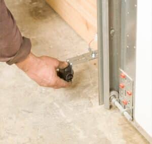 how do garage door safety sensors work